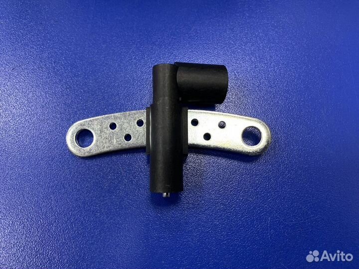 Датчик коленвала Рено Логан Сандеро Ларгус