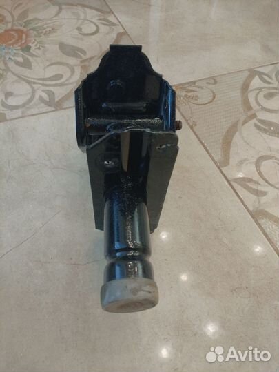 Кронштейн усилитель заднего бампера BMW e34 правый