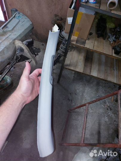 Обшивка средней стойки правая Audi A6 C6