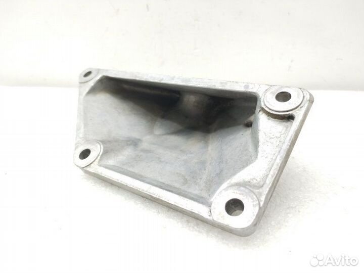 Кронштейн двигателя левый Bmw 5-Series E60 2004