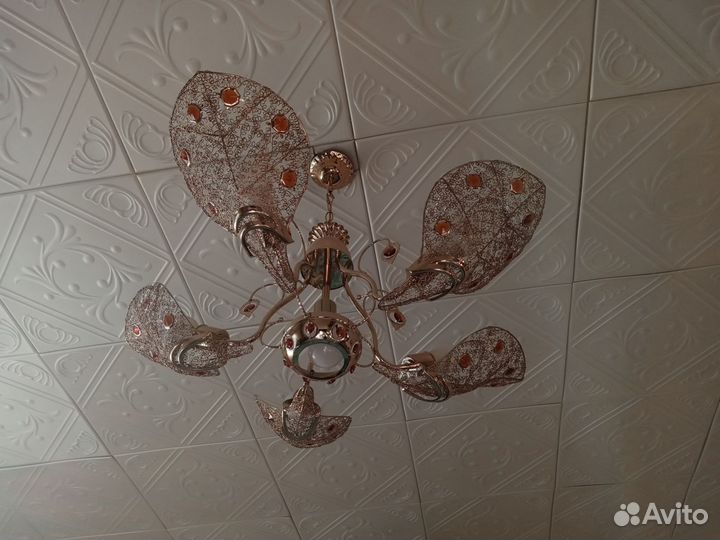 Люстра очень красивая