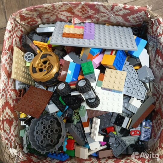 Коробка лего