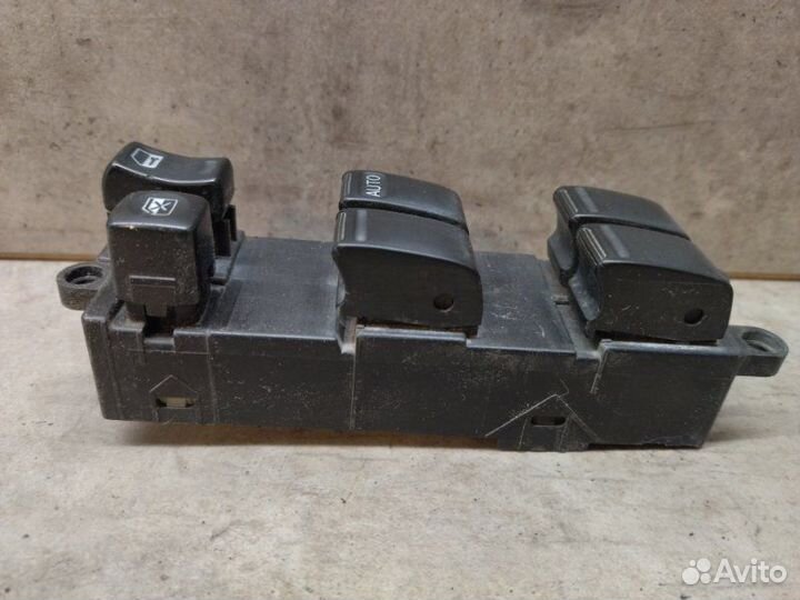 Блок управления стеклоподъемниками передний правый