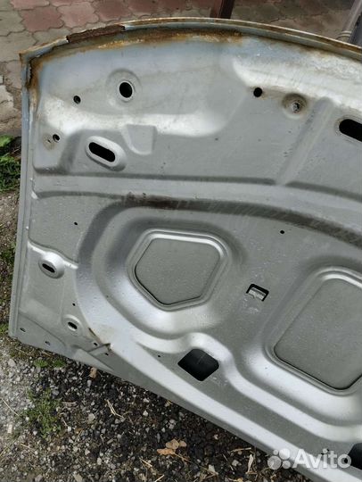 Капот на Рено Дастер