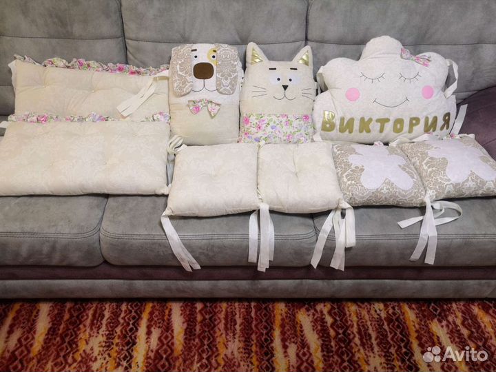 Комплект подушек в кроватку