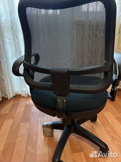 Компьютерное кресло на запчасти