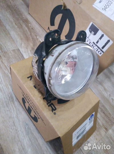 Фара противотуманная Jeep Grand Cherokee 2010-13