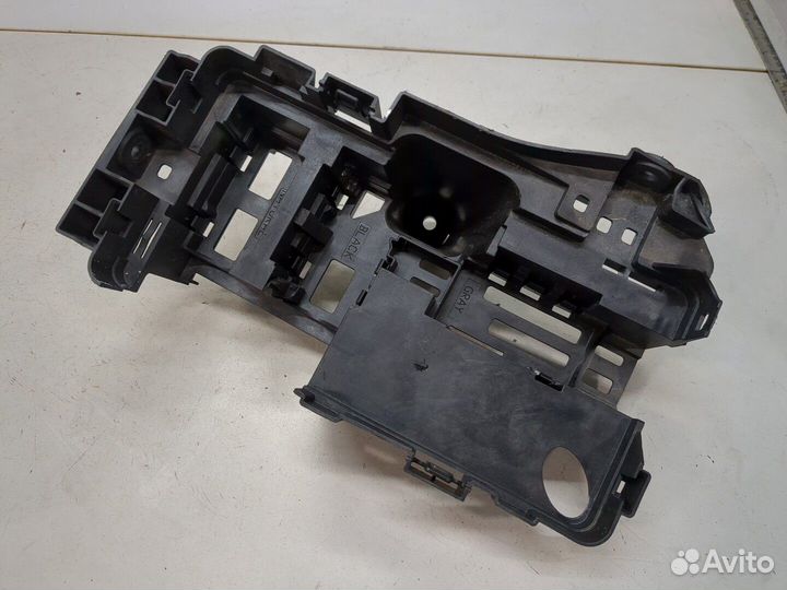 Корпус блока предохранителей Ford Explorer 2019, 2021