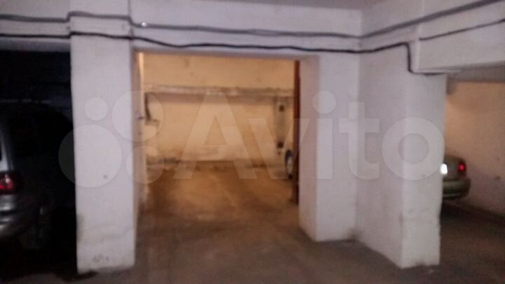 Машиноместо, 20 м²