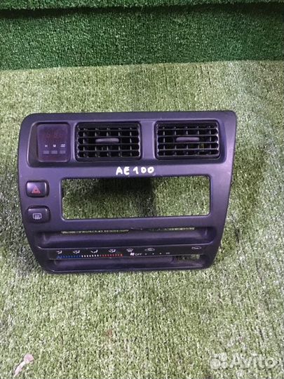 Рамка магнитоллы Toyota Corolla AE100 1994