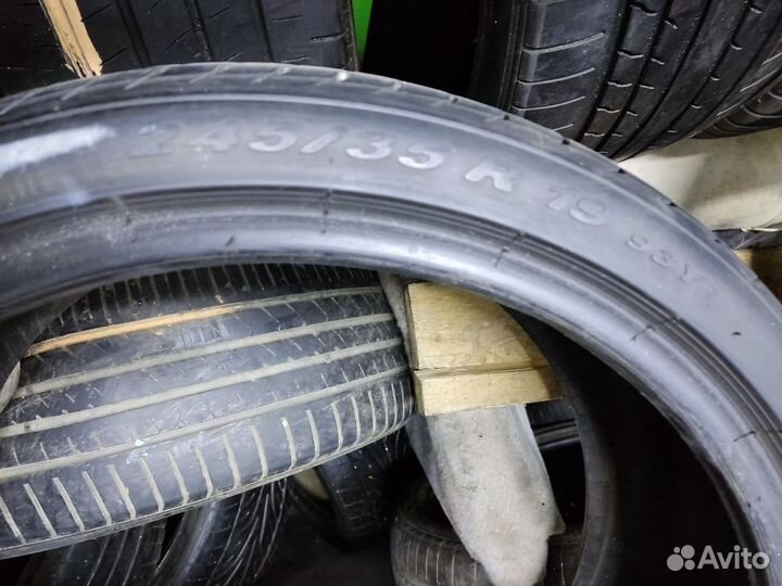 Pirelli P Zero 245/35 R19