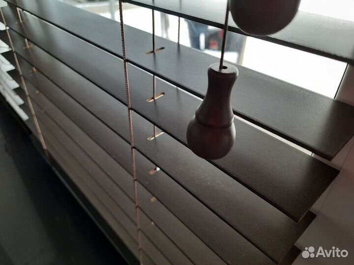 Жалюзи горизонтальные деревянные 50мм