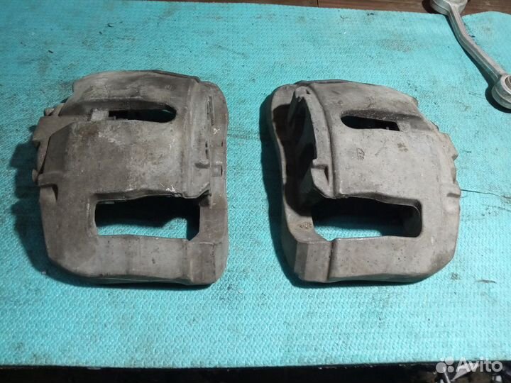 Суппорт передний Audi a8 d3