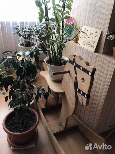 Лошадка-качалка