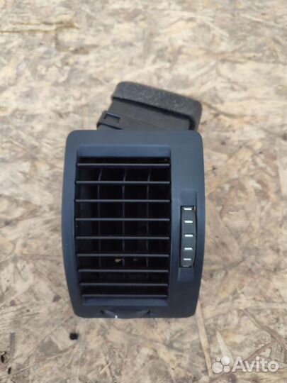 Левый дефлектор печки Skoda Octavia a5