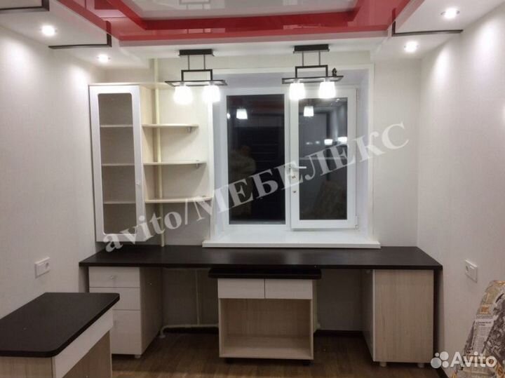 Рабочая зона у окна