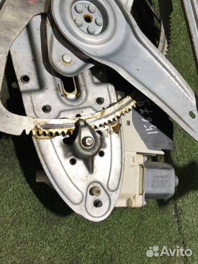 Мотор стеклоподъемника задний правый Ford Focus 2