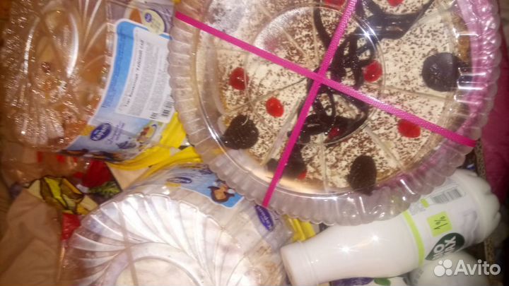 Продукты молочка, творог, мясное, хлеб, торты