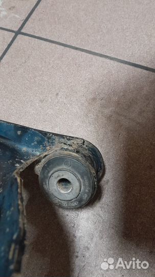 Рычаг передний правый Skoda Octavia A5 (неоригинал