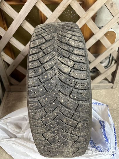 Michelin X-Ice North 4 215/65 R16 102T