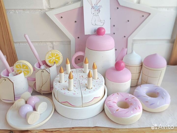 Детская деревянная посуда и еда