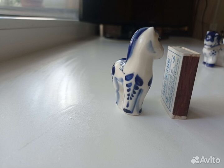 Фигурки животных гжель