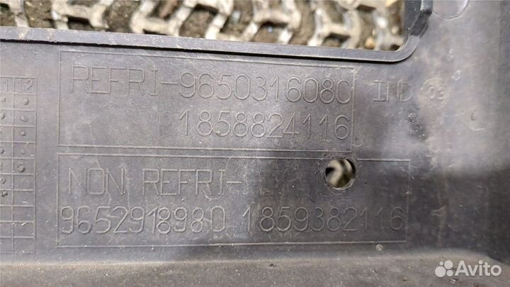 Кожух вентилятора радиатора Peugeot 3008, 2010