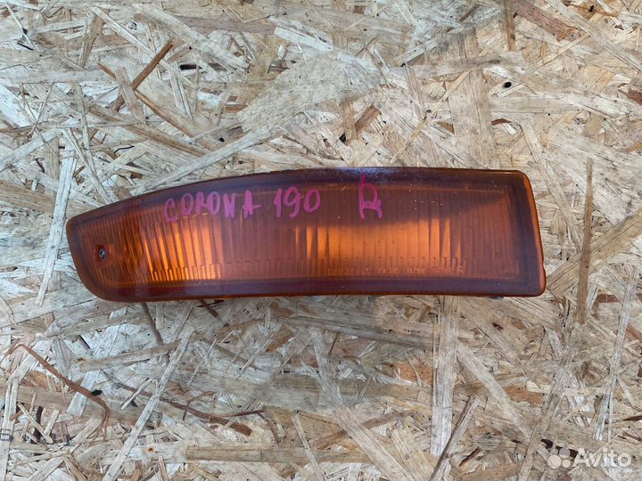 Повторитель поворота правый Toyota Corona ST190