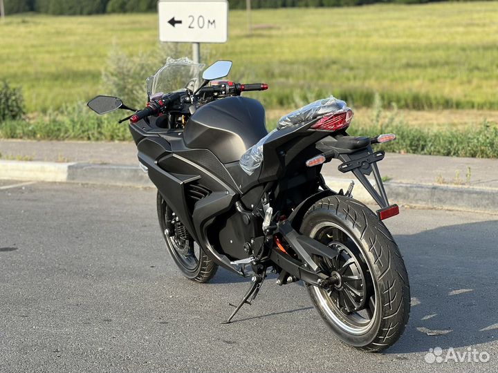 Электромотоцикл yamaha R3