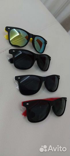 Солнцезащитные очки новые с цветными линзами нет