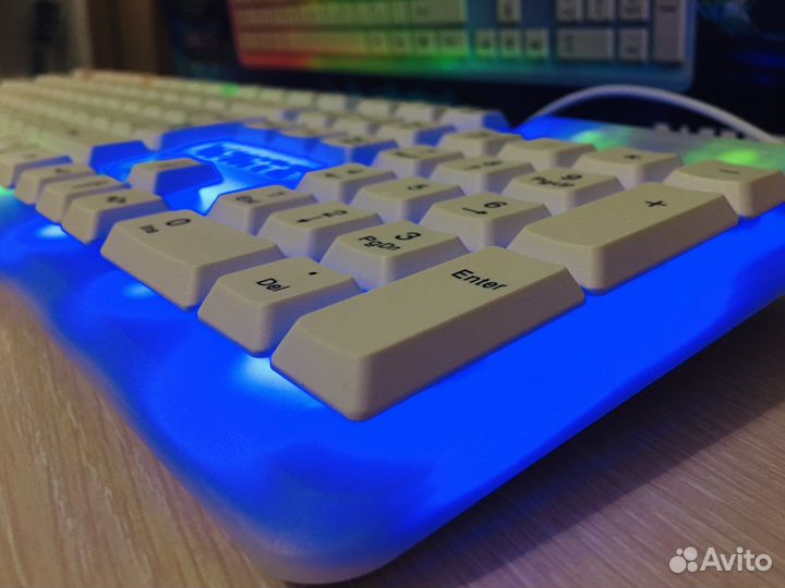 Игровая клавиатура белая, новая