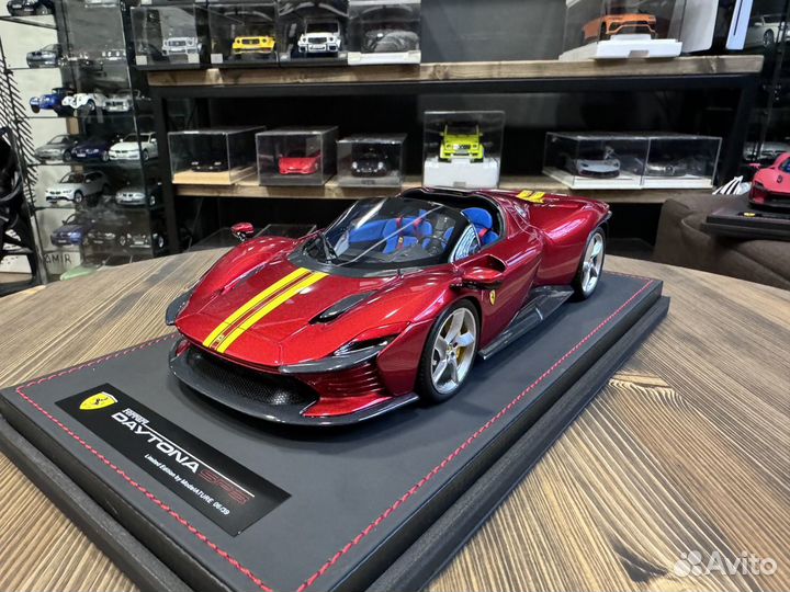 Ferrari SP3 в различных цветах 1:18 Timmoty&Pierre