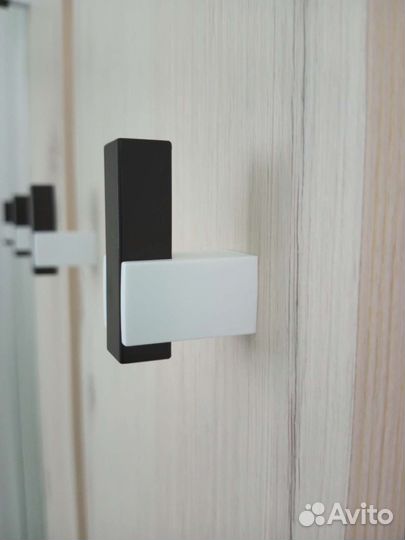 Крючки для вешалки