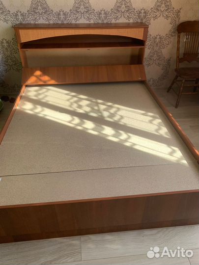 Спальный гарнитур