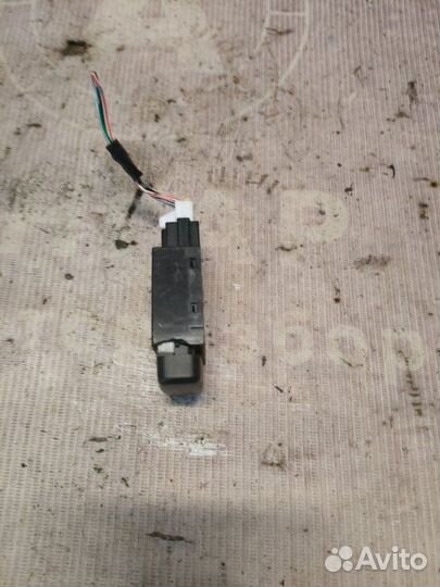 Кнопка Mitsubishi Outlander Xl