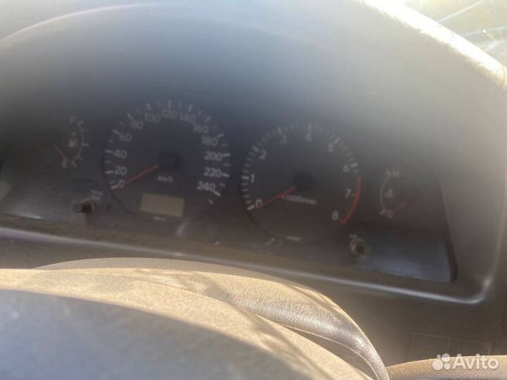 Toyota Avensis T220 рест, щиток приборов МКПП