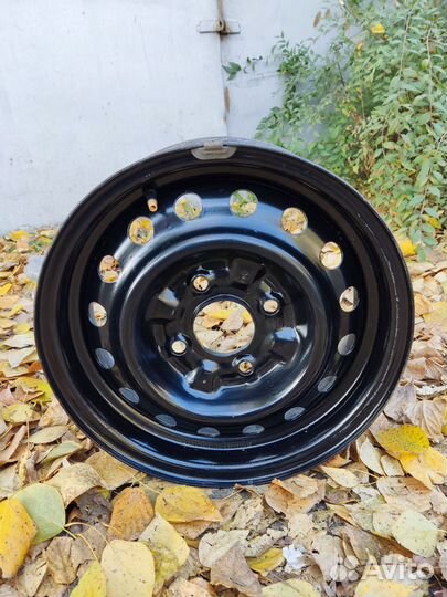 Штампованный диск r14 ниссан