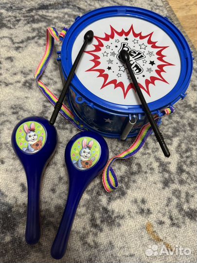 Игрушки и книги для малышей