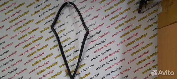 Уплотнитель стекла двери задний левый УАЗ Патриот