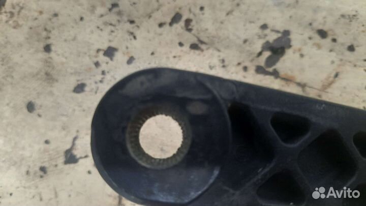 Поводки дворников peugeot 308