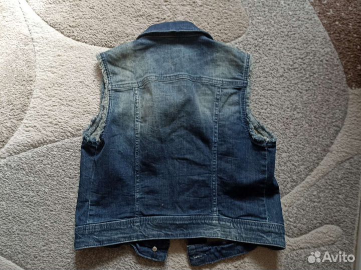 Джинсовая жилетка для девочки
