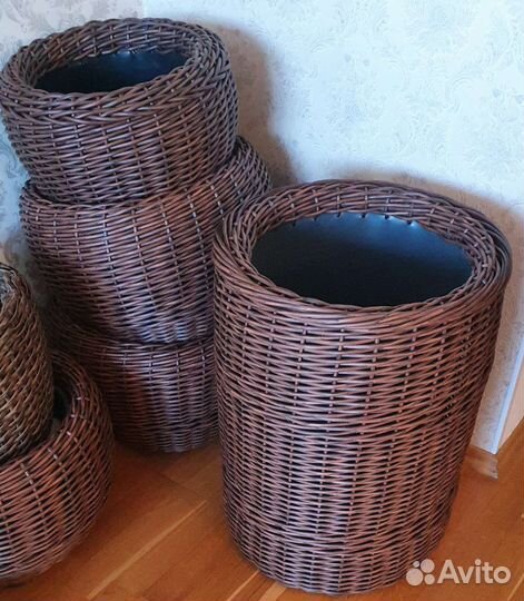 Кашпо из искусственного ротанга