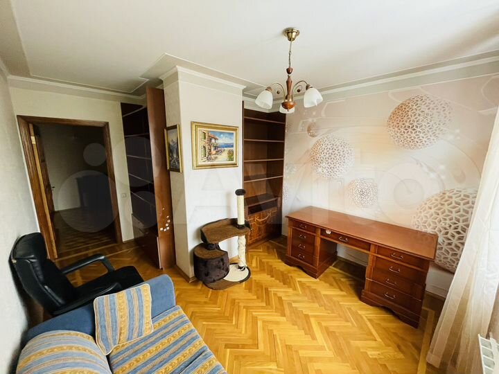 5-к. квартира, 135 м², 4/12 эт.