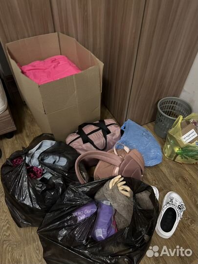 Коробка с вещами