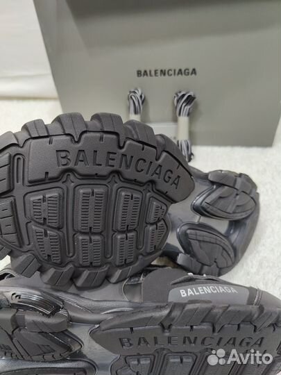 Balenciaga track