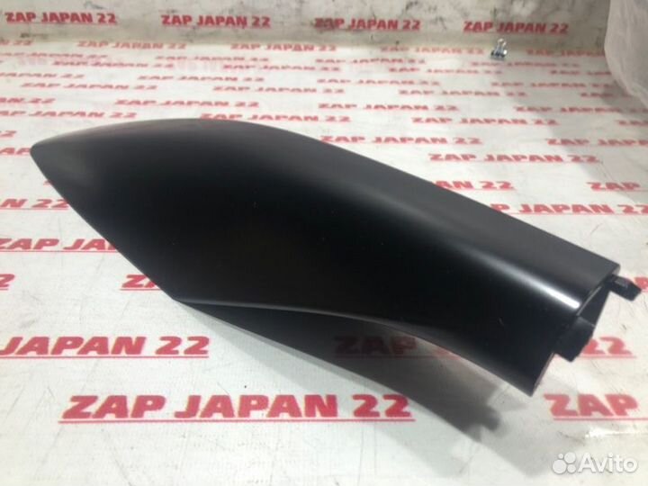 Крышка рейлинга передняя левая Toyota Land Cruiser