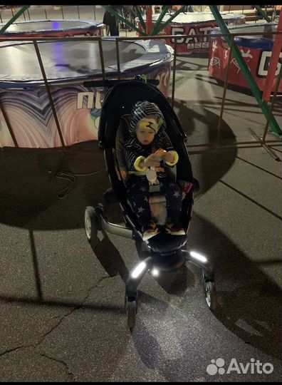 Коляска-робот Origami 4moms