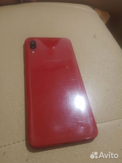 Samsung Galaxy A20, 3/32 ГБ