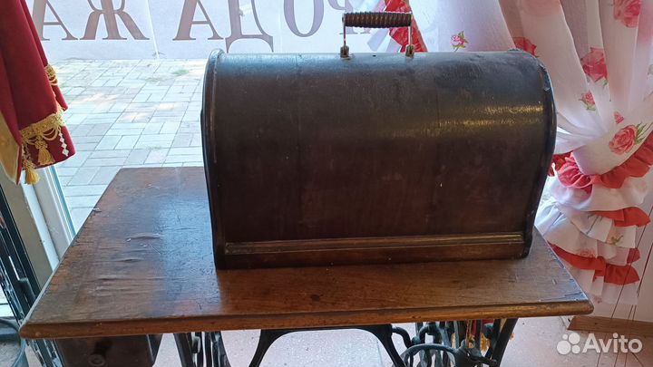 Швейная машина Singer