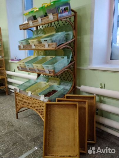 Стеллаж деревянный бу и баннер 5/2.5